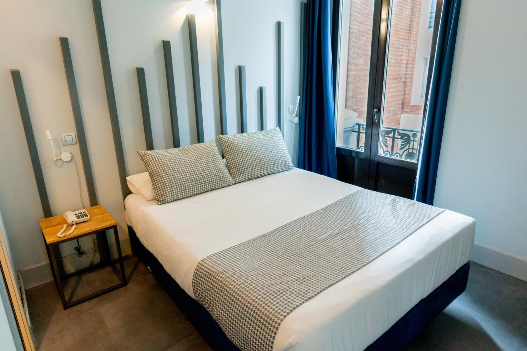 Carmen-gran Via Hostal *