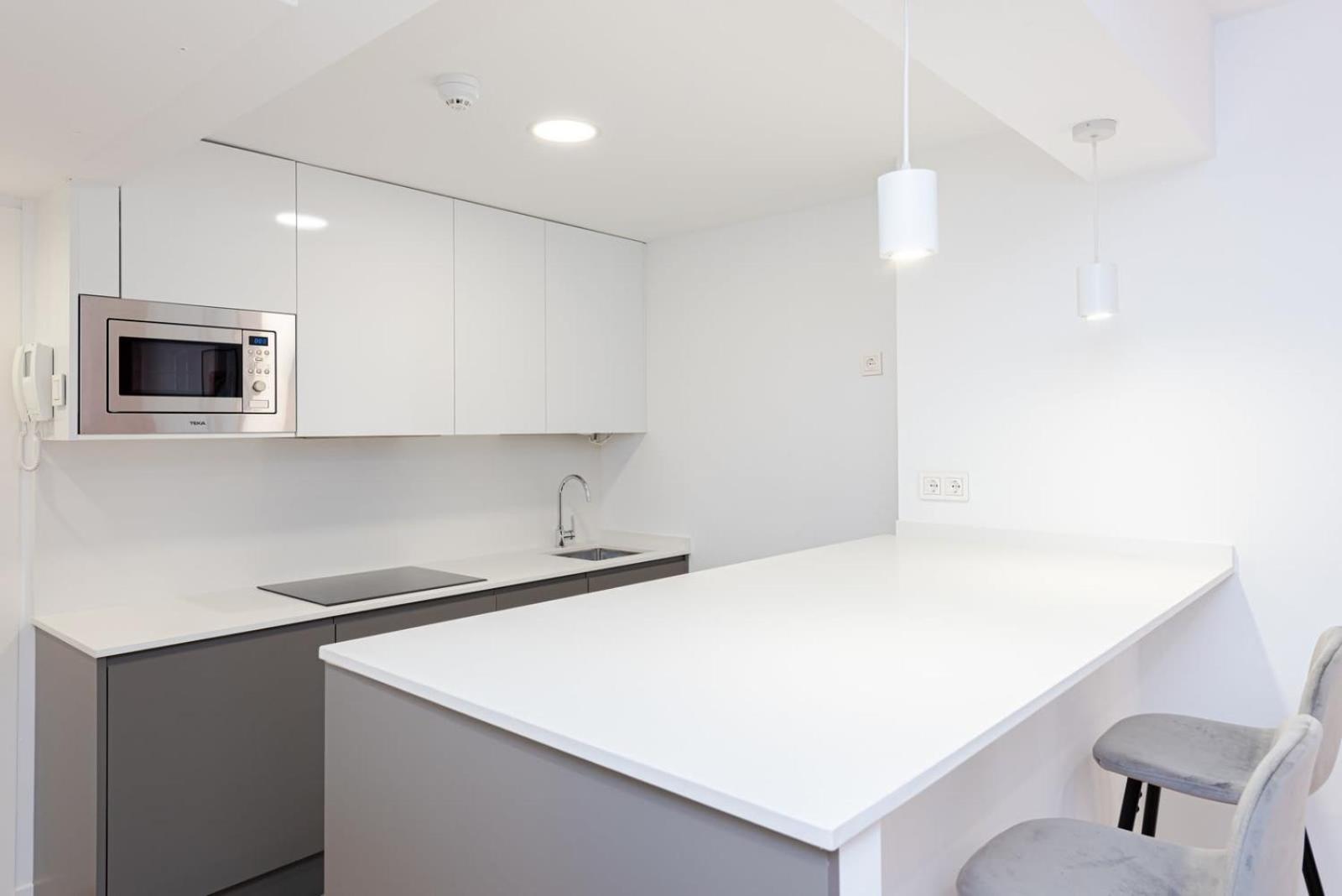 Apartment Unique And Sophisticated Design In Financial Centre *