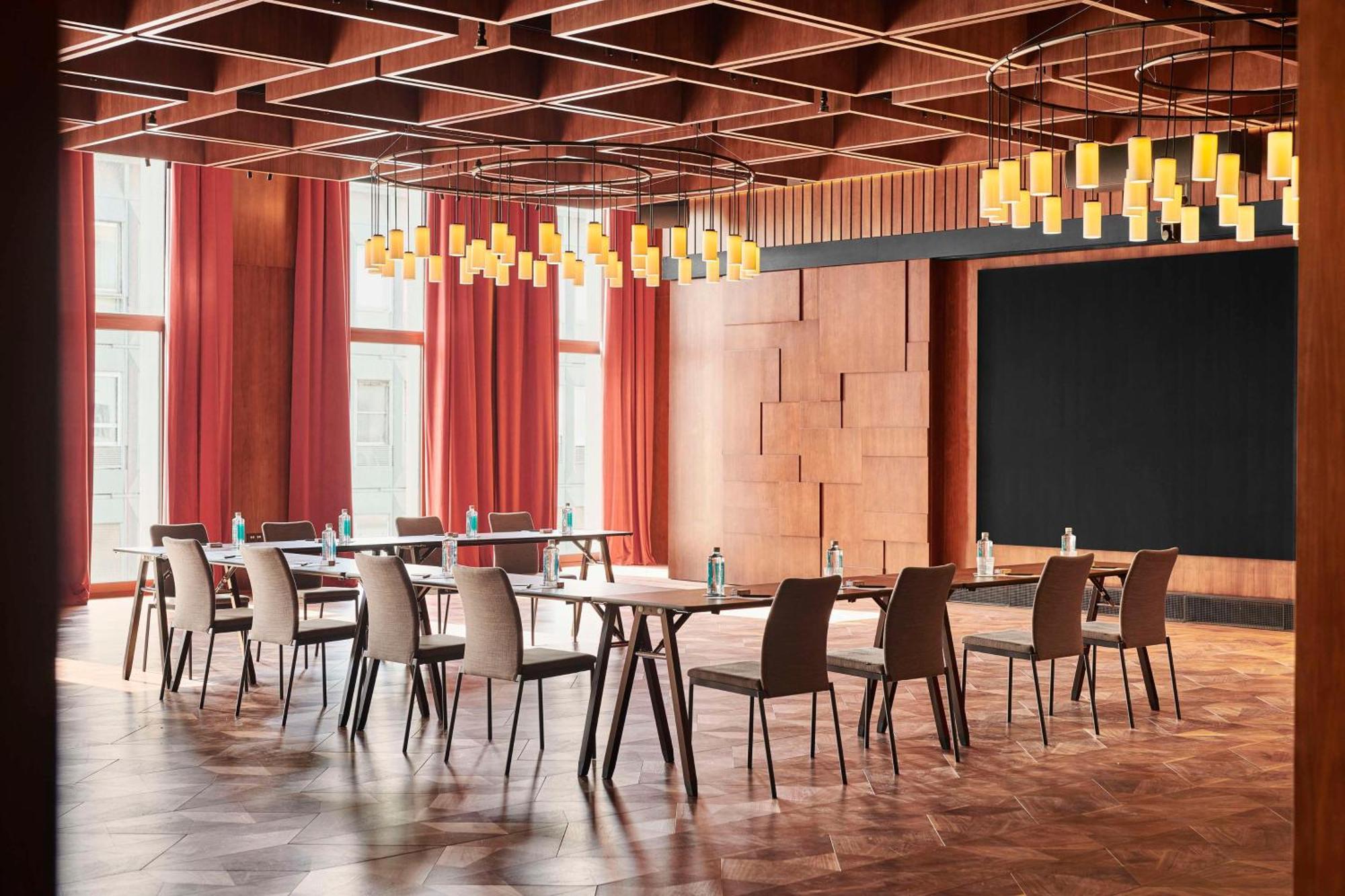 Thompson Madrid, By Hyatt 5* Madrid