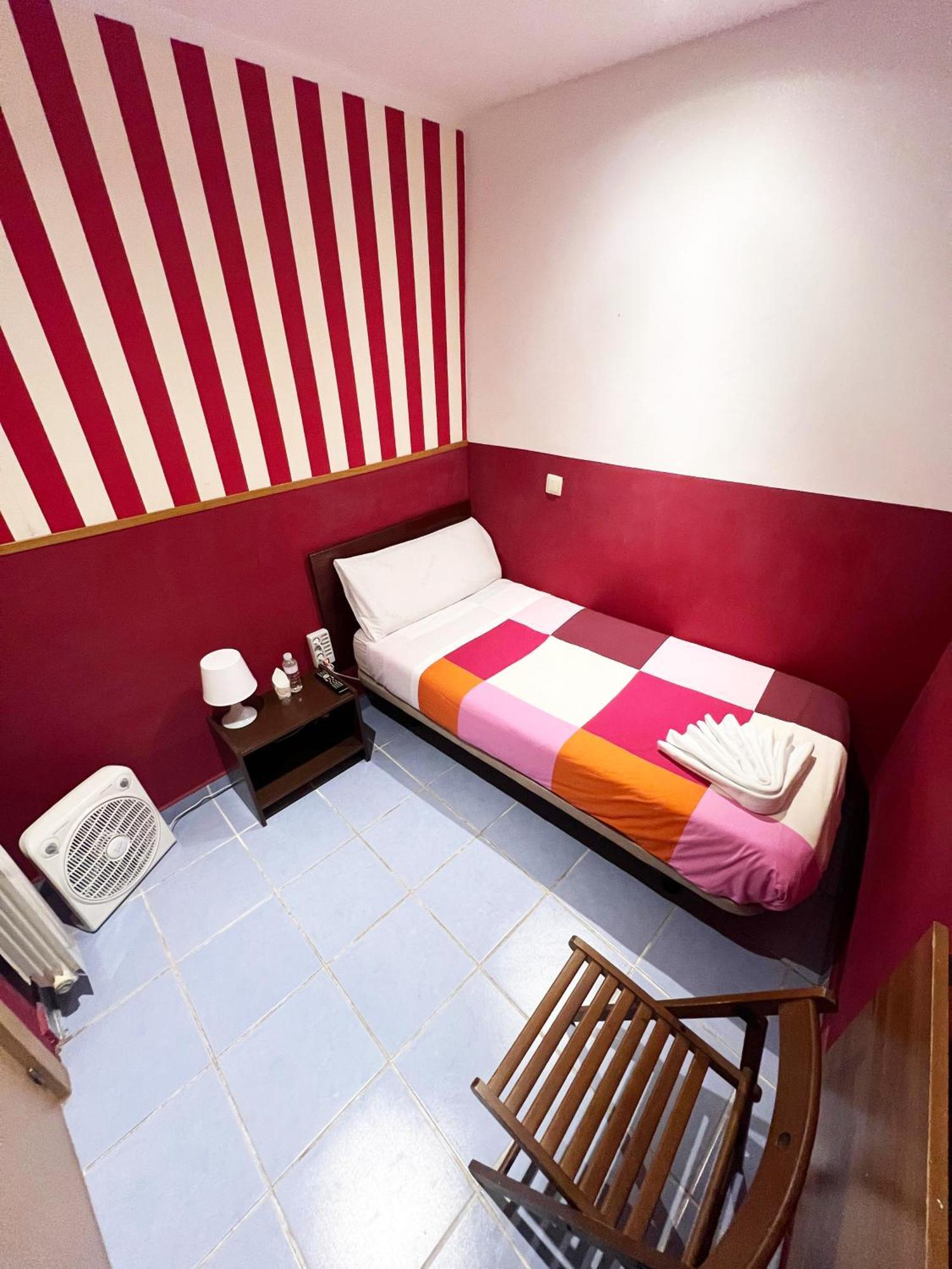 Pensión La Casa De La Plaza Madrid