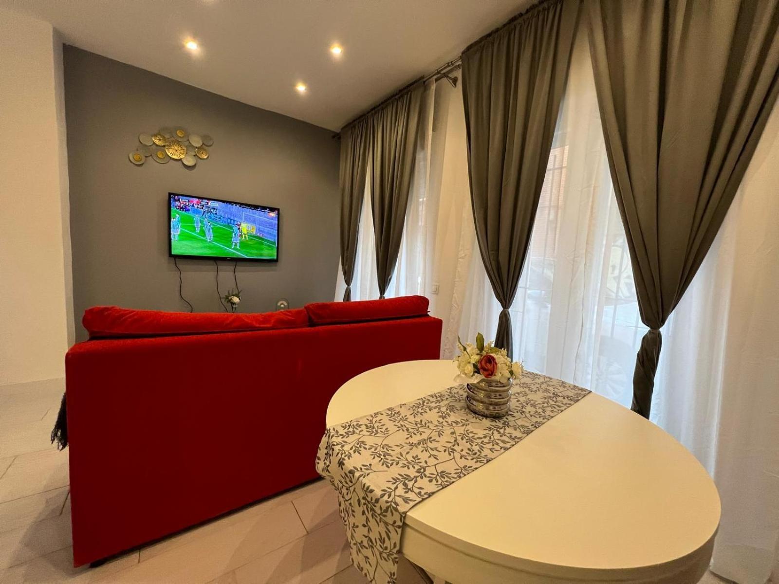 Apartamento Paseo De La Castellana.lujo Y Garage Madrid