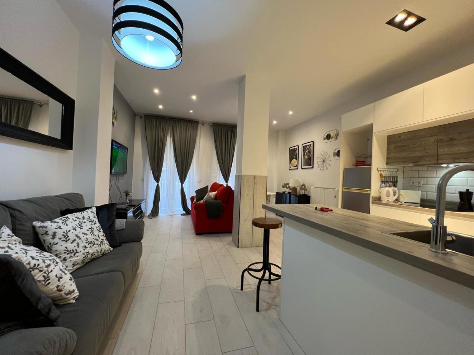 Paseo De La Castellana.lujo Y Garage Apartamento Madrid