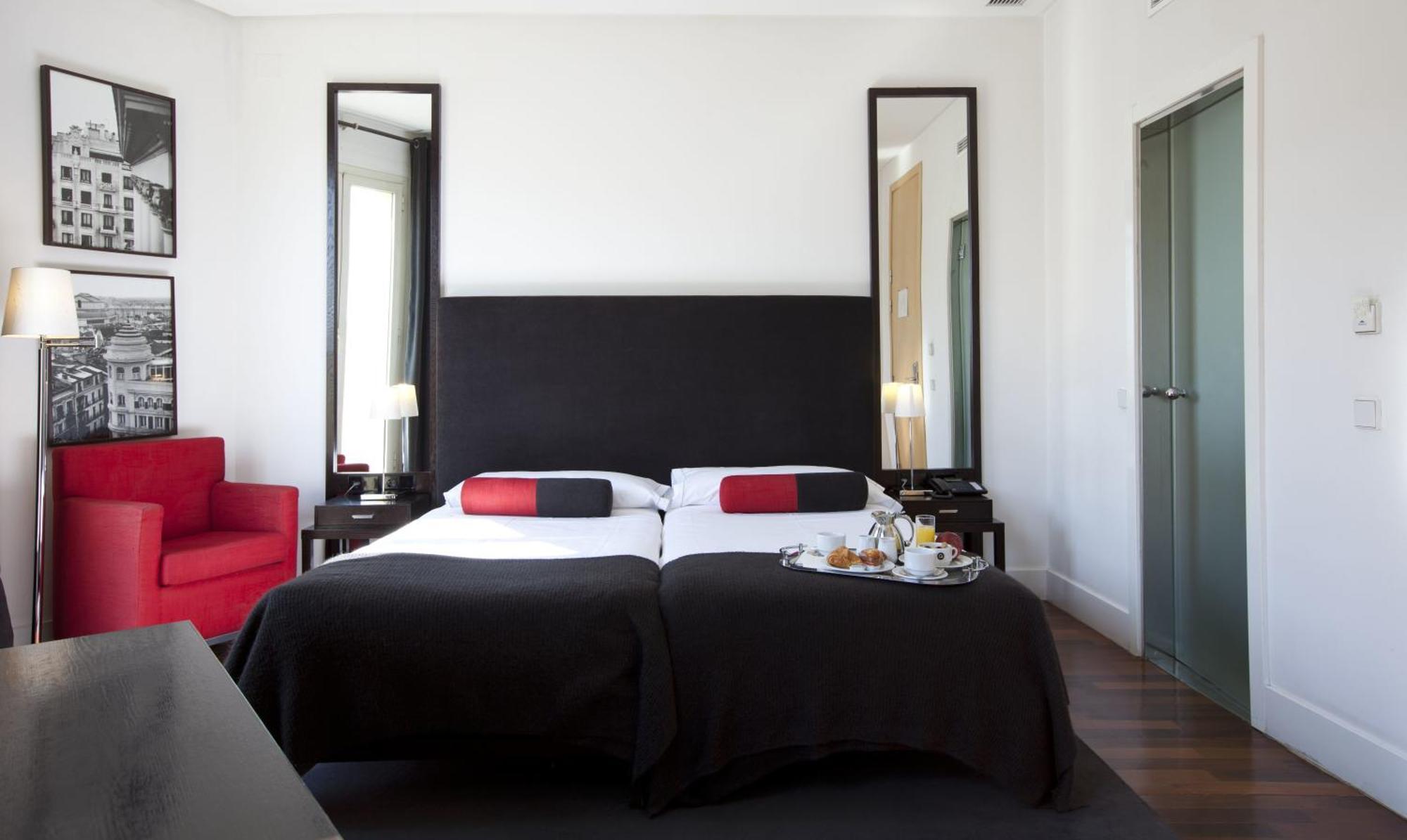 Quatro Puerta Del Sol Hotel 4*