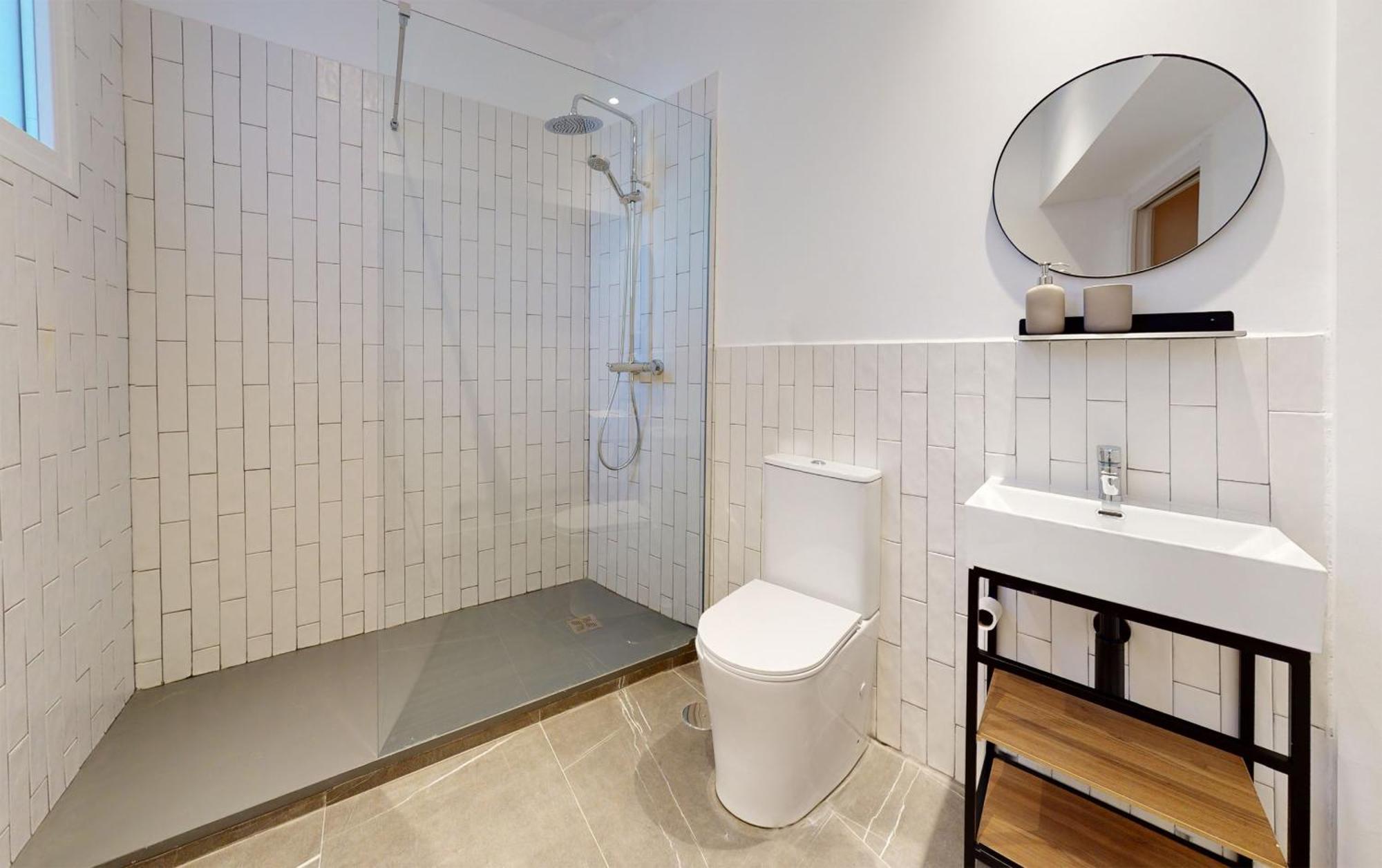 Ola Living Tetuan Guest house Madrid