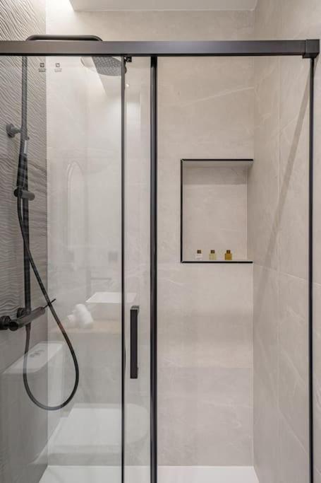 Chueca Iv Calle Escorial 2br 2bh Madrid