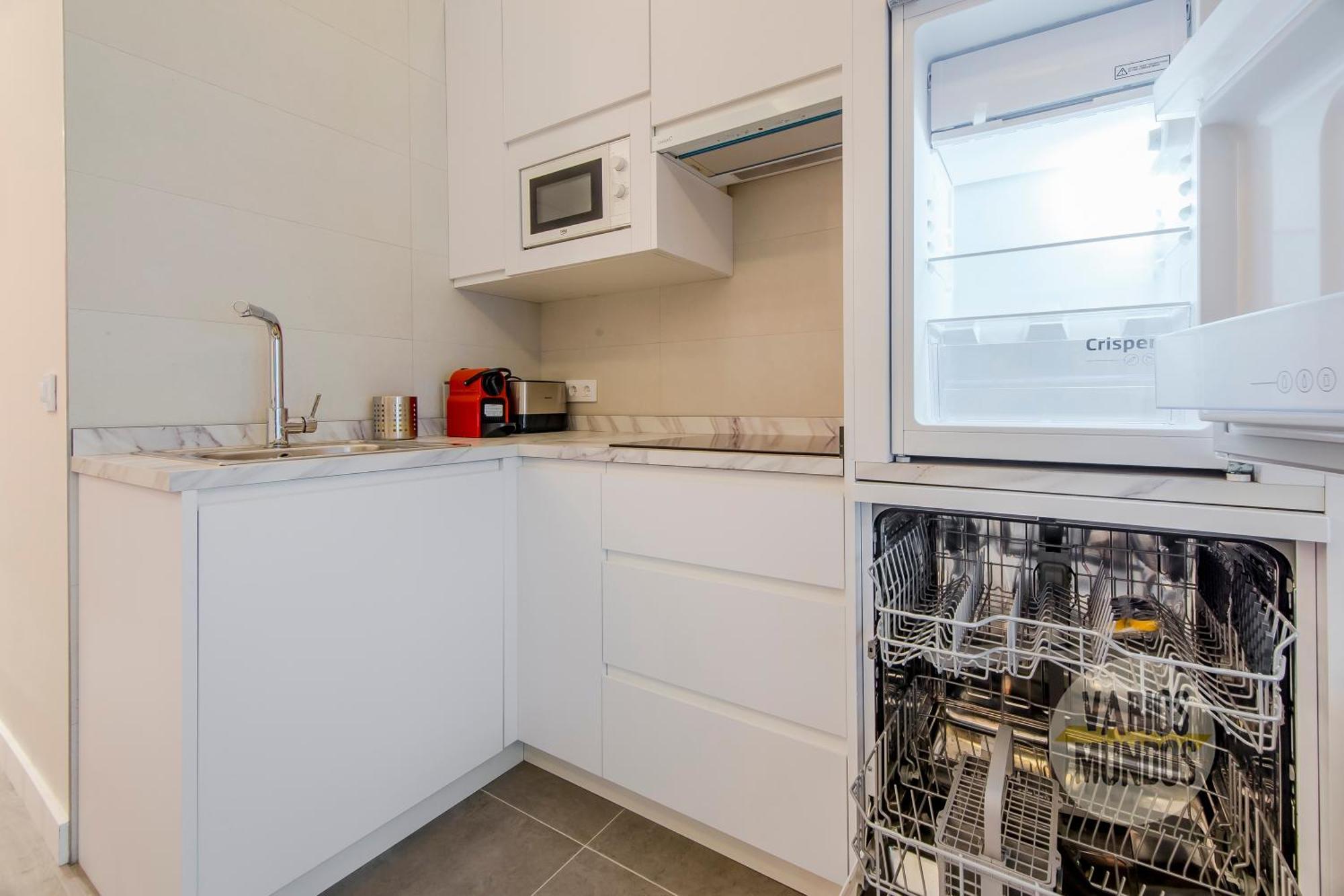 Magnifico 8pax En Calle Santa Ana * Madrid