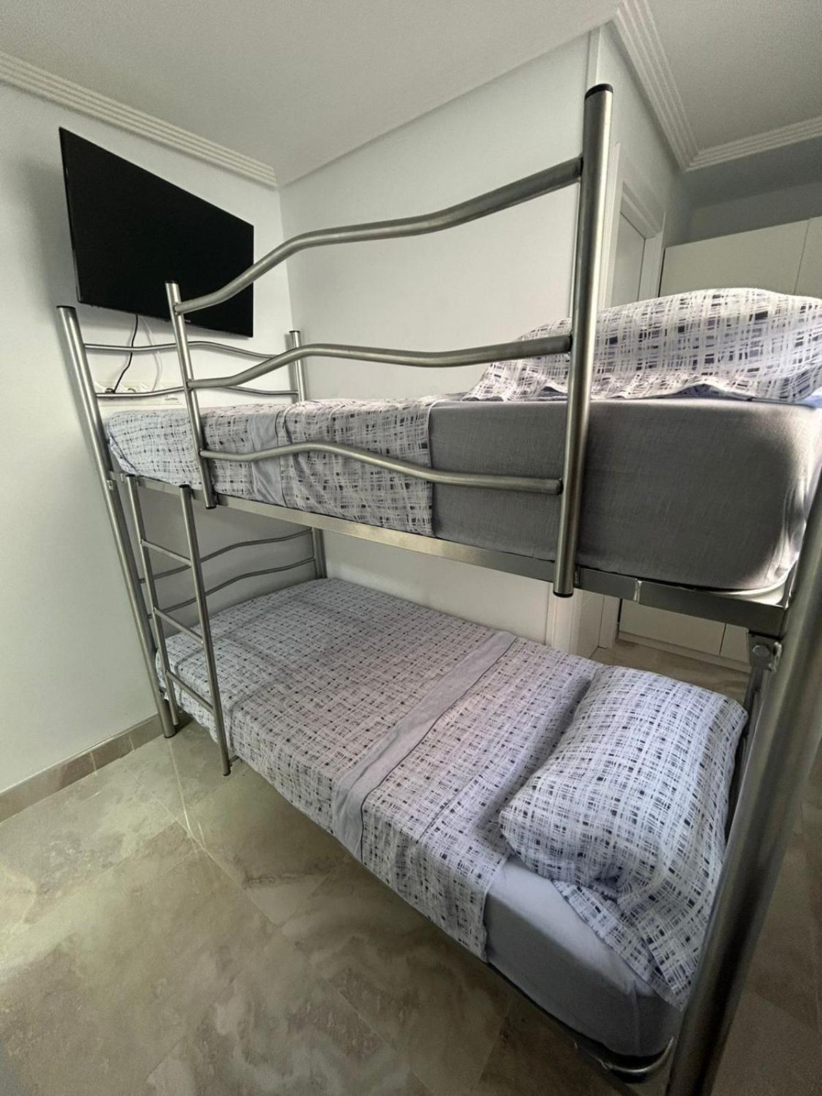 Doble O Compartida Con Bano Privado En El Centro De