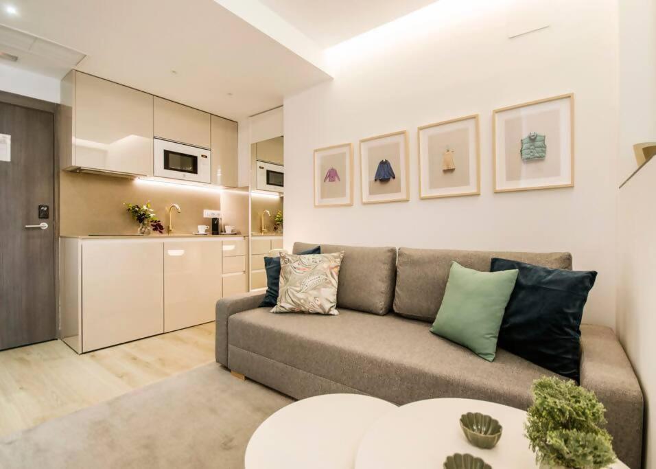Serrano- Retiro Park-plaza De Cibeles * Madrid