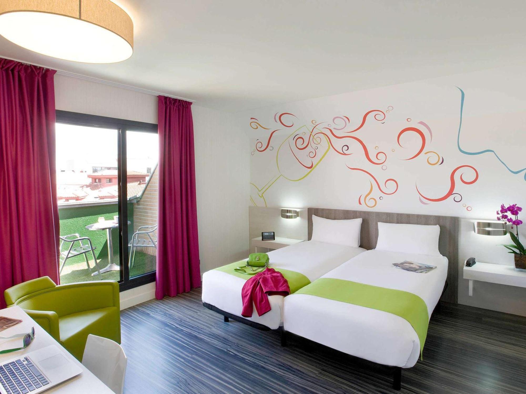 Hotel Ibis Styles Prado 3*