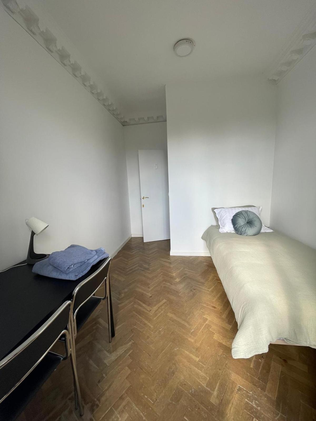 First Stop- Lope De Vega's Dream Coliving Pensión *