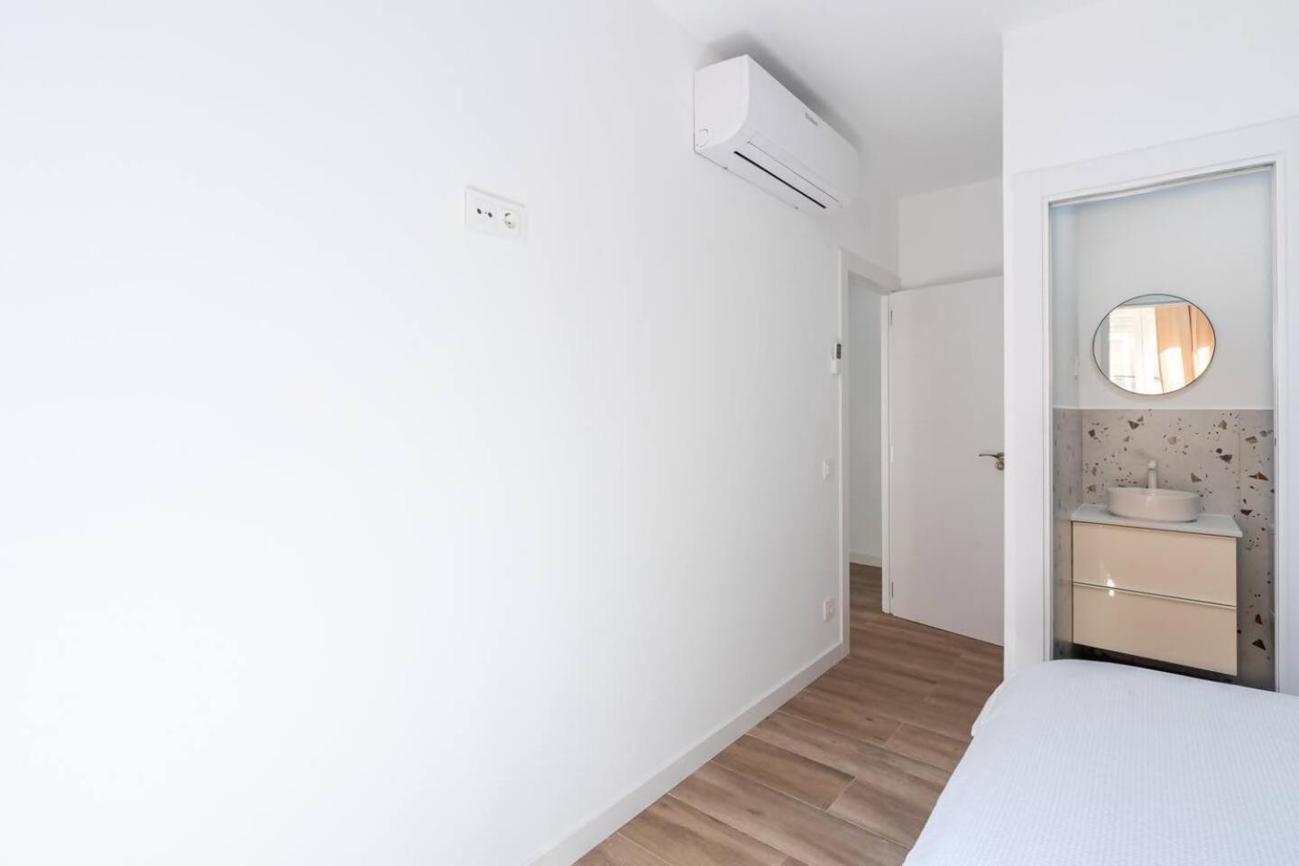 Coliving Navarra 14 2ºizq 3 * Madrid