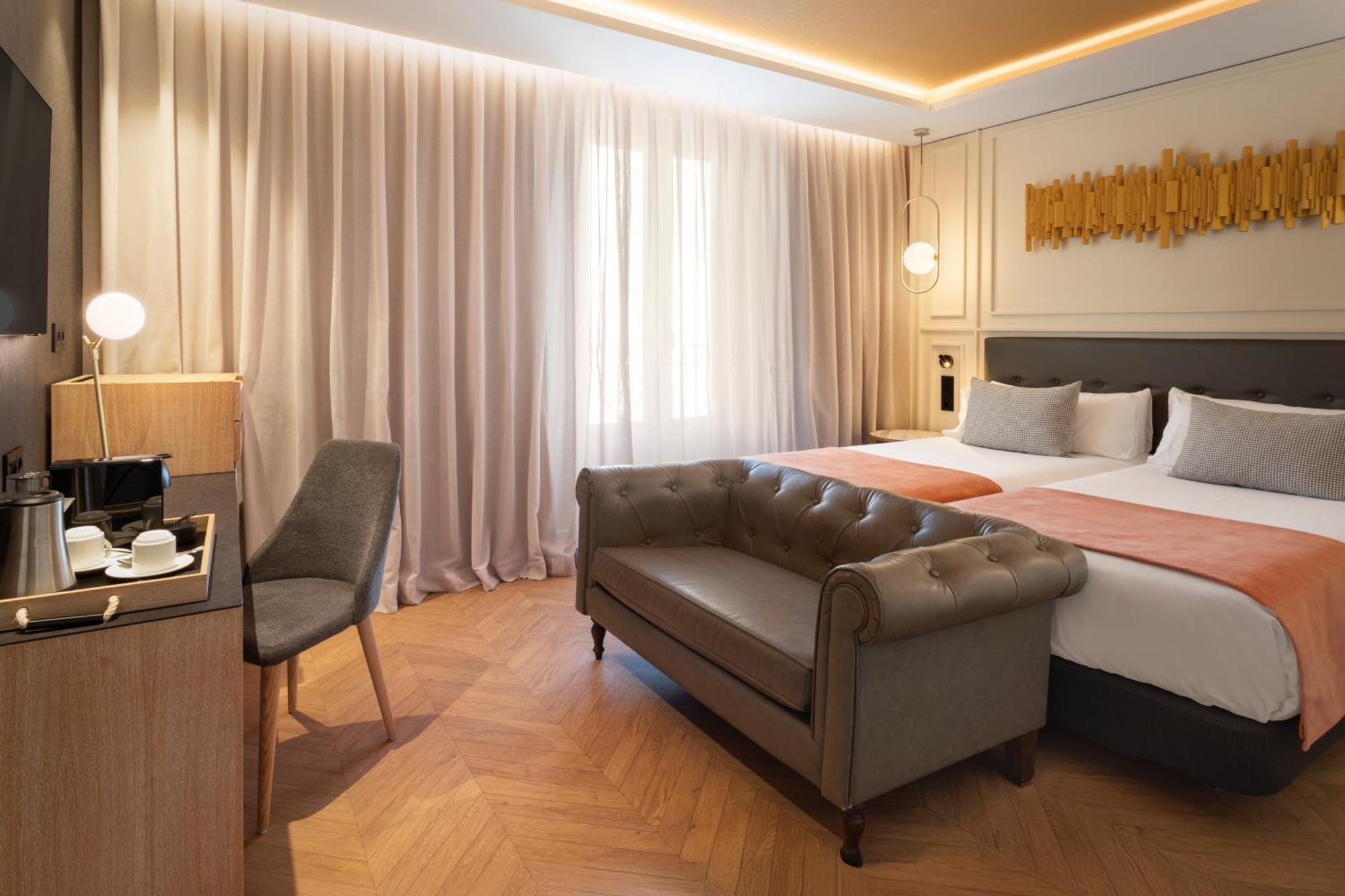 Catalonia Goya Hotel