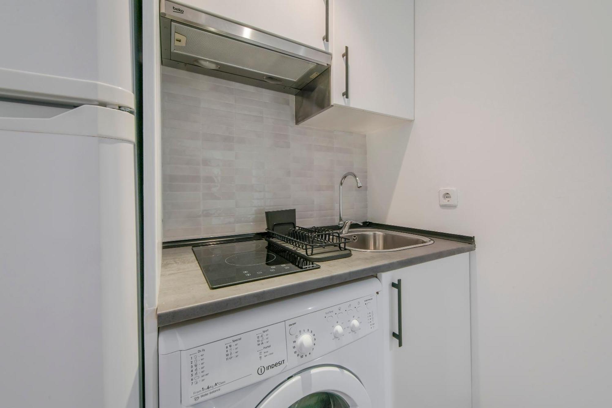 Apartment Cute & Cozy In Retiro