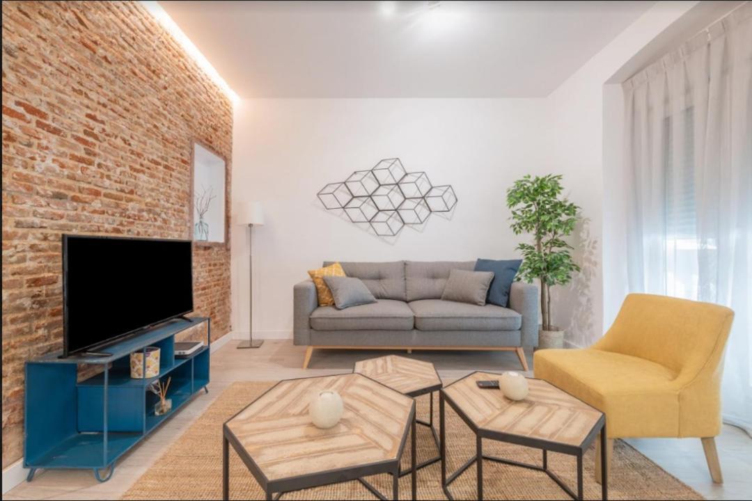 Apartment Bright And Modern- 2 Bedrooms 1bathroom- Mintystay - Bocangel *