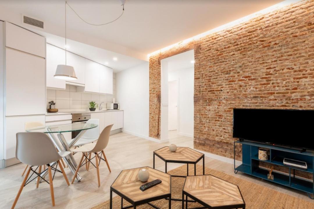 Bright And Modern- 2 Bedrooms 1bathroom- Mintystay - Bocangel Apartment Madrid