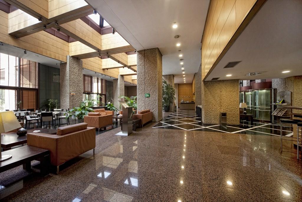 Hotel Silken Puerta