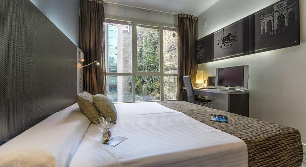 Petit Palace Plaza España 4*