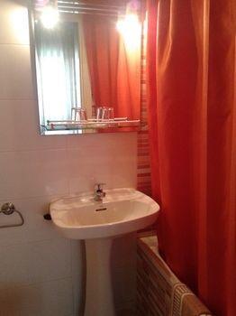 Hostal Lamalonga 2*