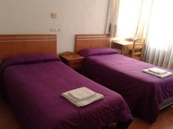 Hostal Lamalonga 2*
