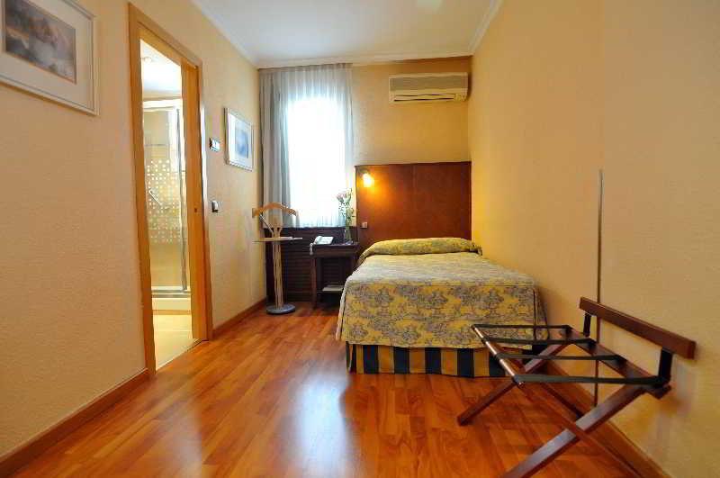 Casón Del Tormes 3*