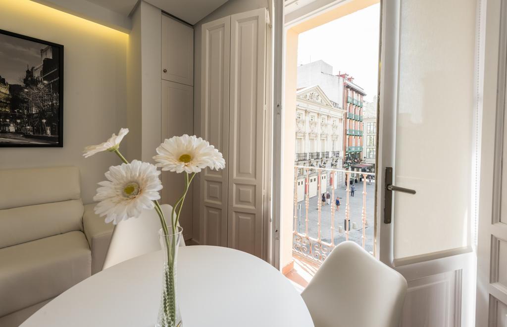 Santa Ana Plaza By Madflats Collection Madrid