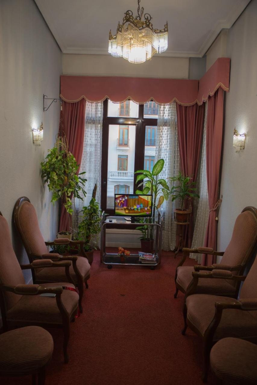 Pensión Hostal Lamalonga 2*