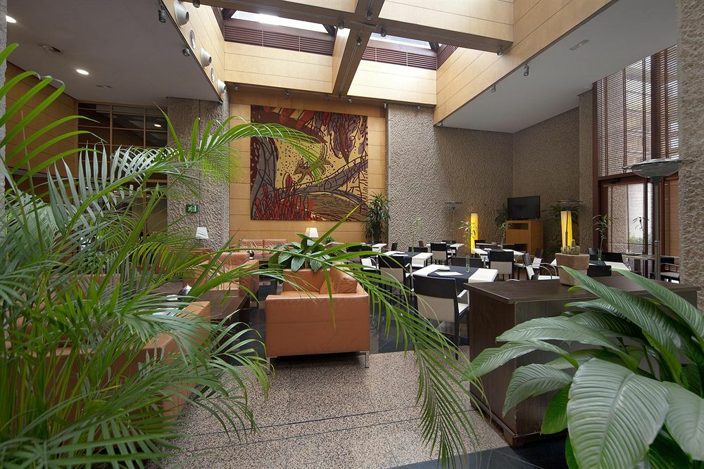 Hotel Silken Puerta 4*