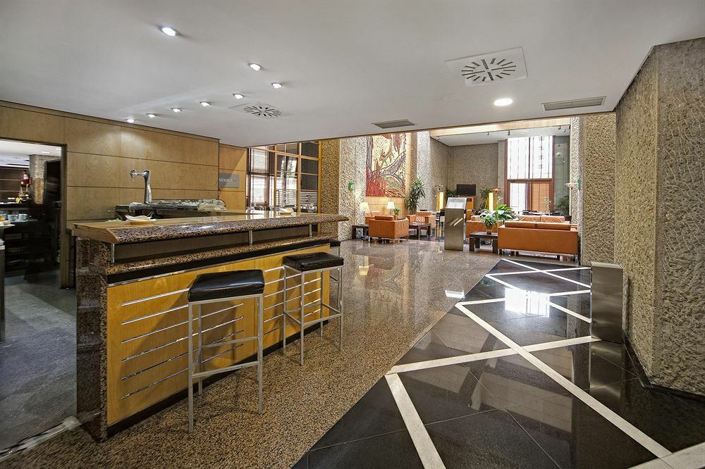 Hotel Silken Puerta