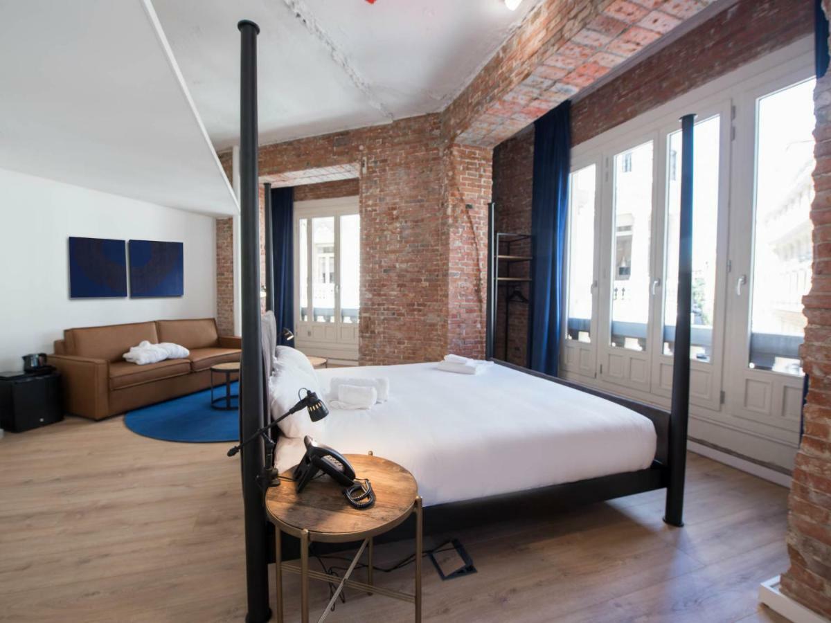 Hostal Bluesock *