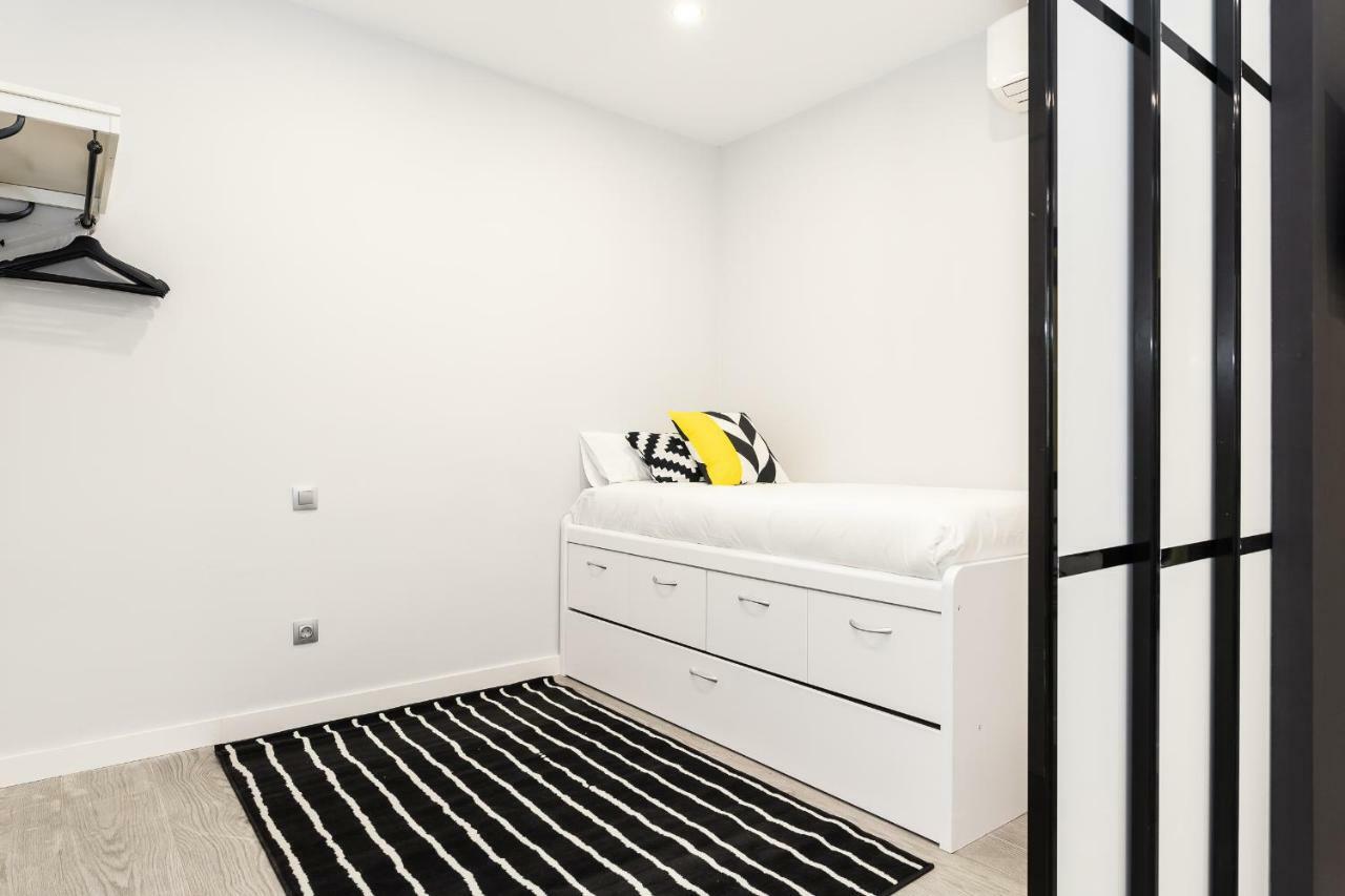 Bnbholder Black & Yellow Design Sol Apartamento Madrid