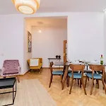 Espectacular Apto. Centro de Madrid C/Infantas 3-6 by Batuecas