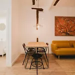Charming Design Apartment Reina Sofia