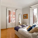 2 bedrooms 2 bathrooms furnished - Plaza de España - modern - MintyStay