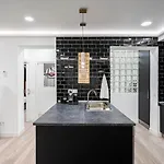 Noviciado Apartment by Rentalis