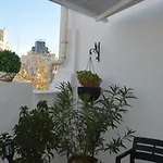 Estrena luminoso ático con terraza en pleno centro