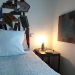 Cálido y bien comunicado