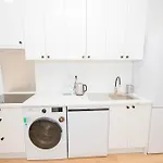 For You Rentals Cozy And Charming 3-Bedroom Apartment Temporal In Madrid Asr18