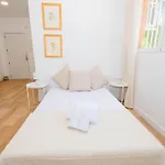 For You Rentals Cozy And Charming 3-Bedroom Apartment Temporal In Madrid Asr18