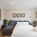 Elegant 1 Bedroom Apartment In The Heart Of Centro