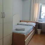 Habitacion Individual Con Bano Y Cocina Compartida