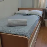 Habitacion Individual Con Bano Y Cocina Compartida