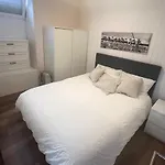 Apartamento Bajo En Madrid Centro