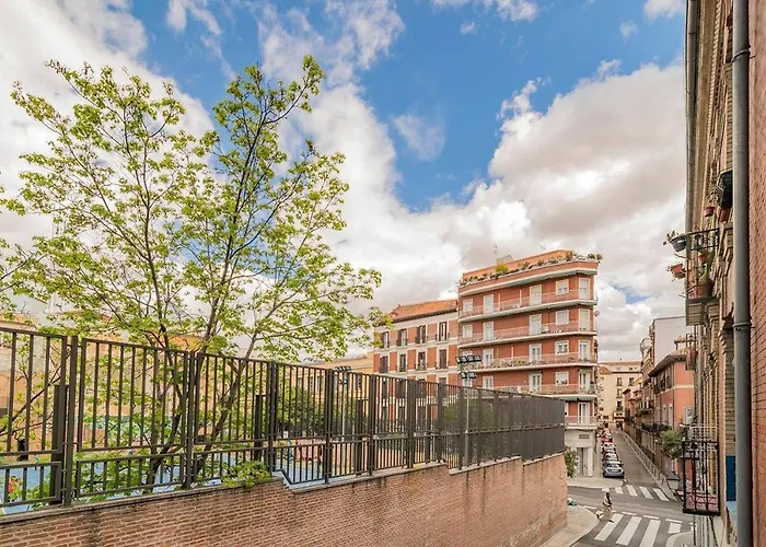 Marvelous Duplex 3 Bedrooms In La Latina By Batuecas