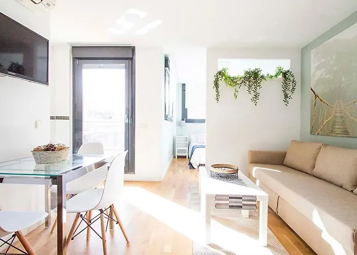 Apartamentos Naitly Madrid Cuatro Torres