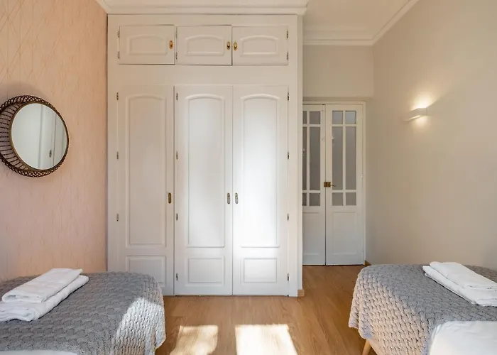 2 bedrooms 2 bathrooms furnished - Plaza de España - modern - MintyStay