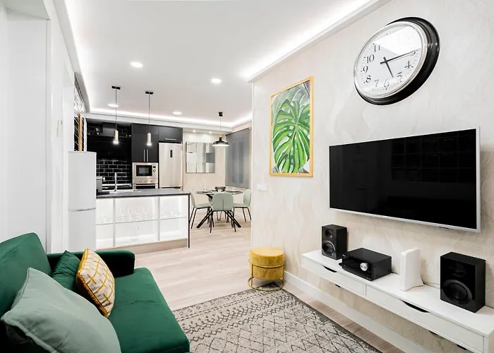 Noviciado Apartment by Rentalis