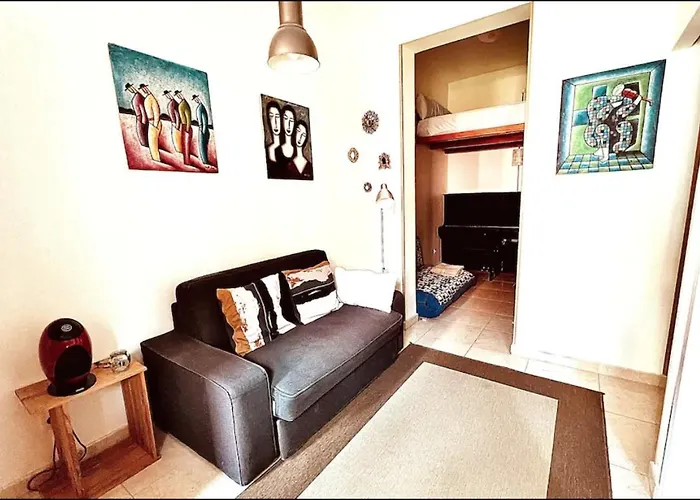 Joan\'S Piano Corrala Apartment In Lavapies.