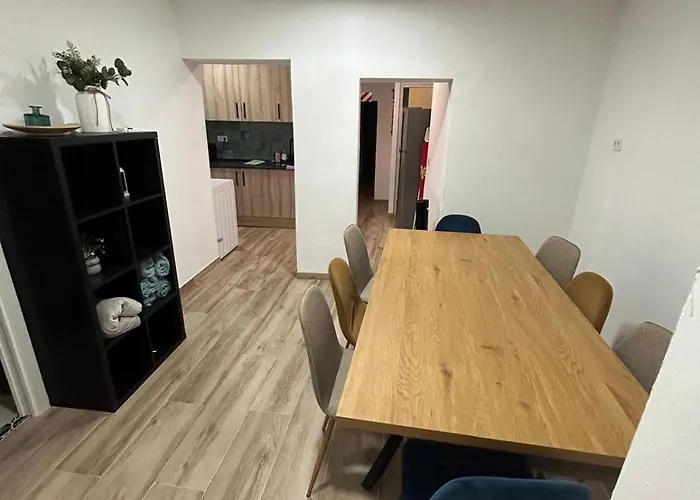 Apartamento Recien Reformado Con 5 Habitaciones Y 3 Banos