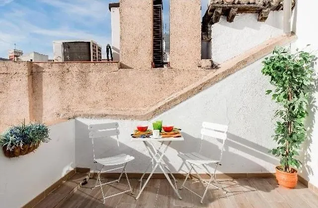 Atico Duplex Con Terraza En Puro Centro, 2 A 8 Pax