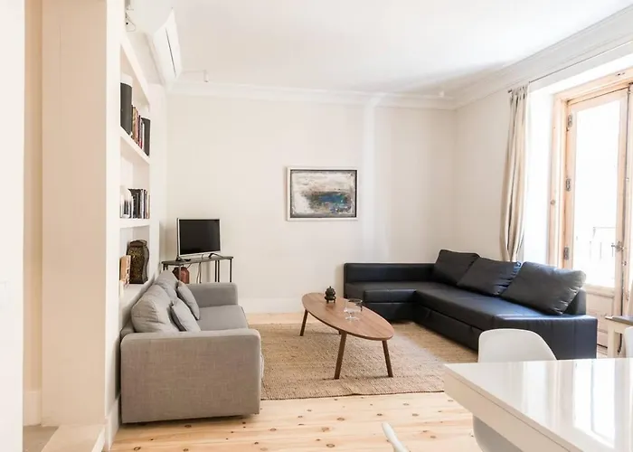 Impressive Apartment In Madrid Center By Batuecas